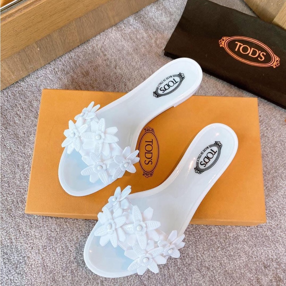 TOD'S White Floral Women's Sandals